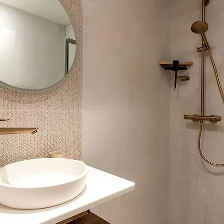 New Luxury - 4 People Appartamento