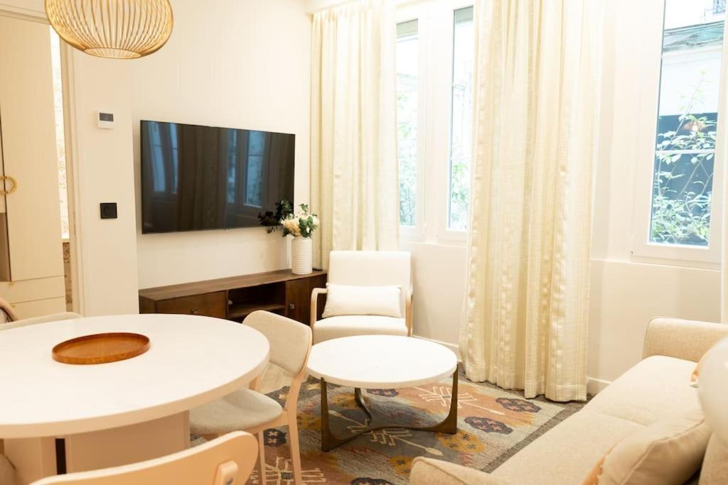 New Luxury - 4 People Appartamento *